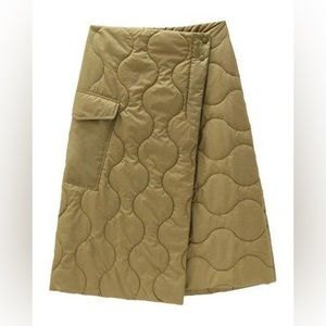 NWT Quilted Wrap Skirt